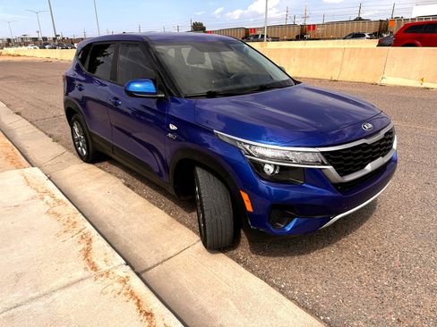 Used 2021 Kia Seltos LX image 7