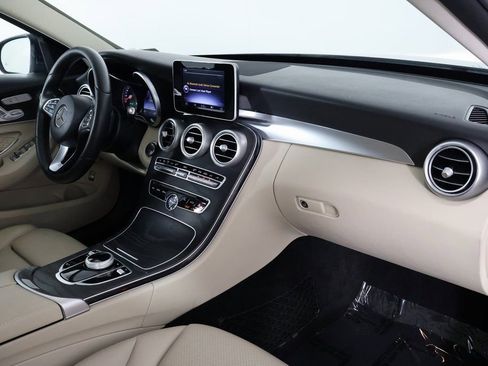 Used 2017 Mercedes-Benz C 300 Sedan image 9