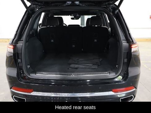 Used 2023 Jeep Grand Cherokee Overland image 16