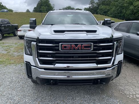Used 2025 GMC Sierra 2500 SLT w/ SLT Premium Package AWD/4WD image 6