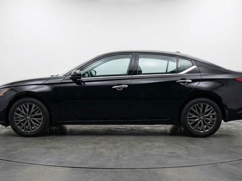 Used 2025 Nissan Altima 2.5 SV image 5