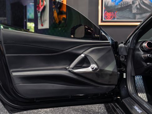 Used 2018 Ferrari 812 Superfast RWD image 30