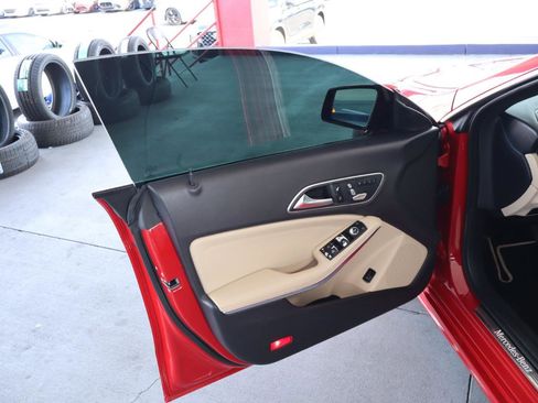 Used 2018 Mercedes-Benz CLA 250 image 12