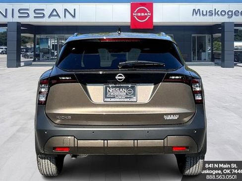 New 2026 Nissan Kicks SV image 4