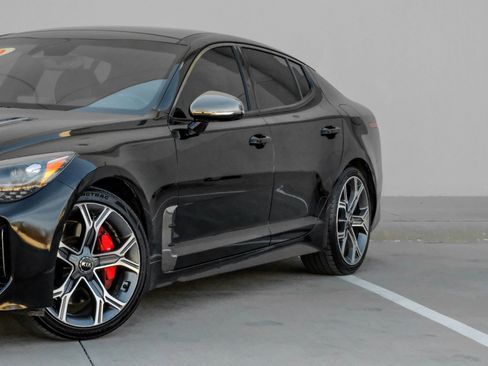 Used 2019 Kia Stinger GT2 image 14