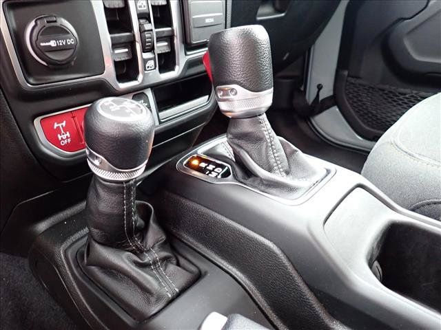 Used 2024 Jeep Wrangler Unlimited AWD/4WD image 11