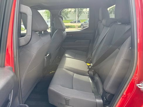 Certified 2025 Toyota Tacoma SR5 AWD/4WD image 9