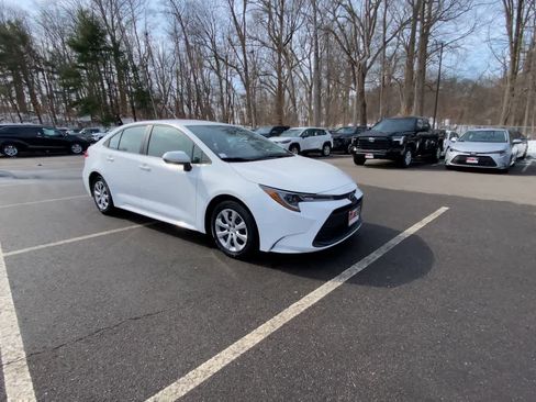 Certified 2023 Toyota Corolla LE image 2