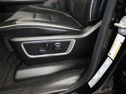 Used 2024 RAM 1500 Laramie image 11