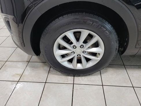 Used 2016 Kia Sorento LX image 42