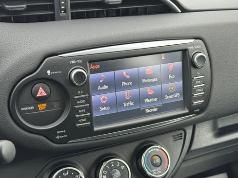 Used 2018 Toyota Yaris SE image 20