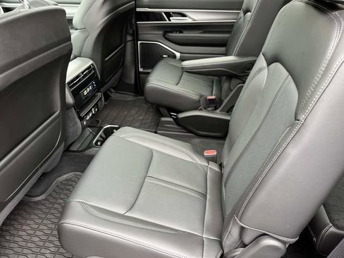 New 2026 Jeep Grand Wagoneer 4WD image 19