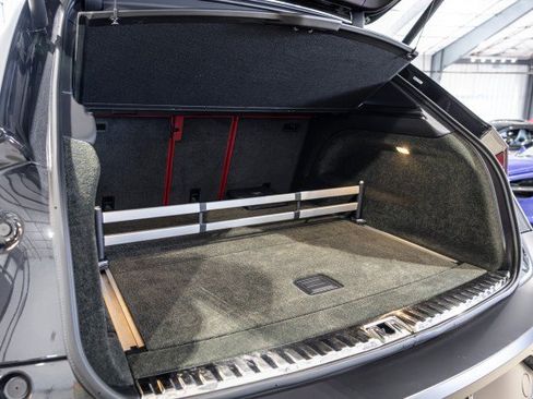 Used 2023 Bentley Bentayga AWD/4WD image 29
