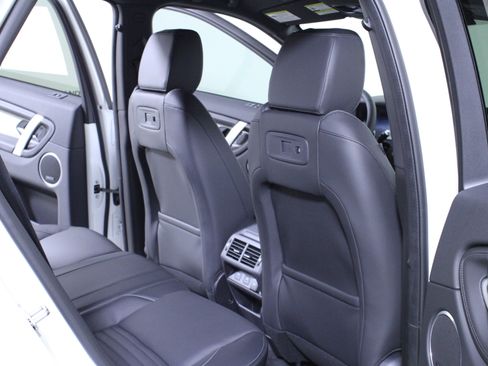 New 2026 Land Rover Discovery Sport Landmark image 11