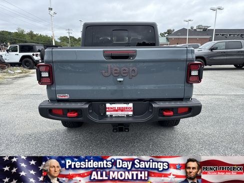 New 2025 Jeep Gladiator Rubicon w/ Technology Group image 4