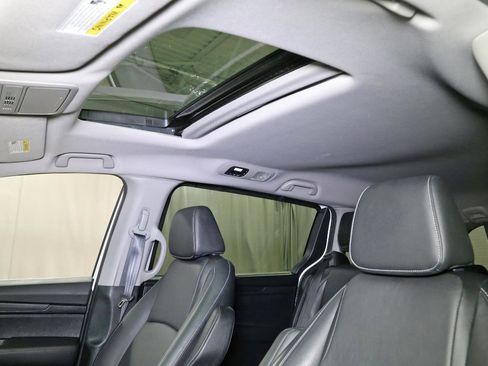 Certified 2024 Honda Odyssey EX-L image 3