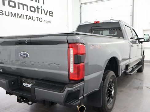 Used 2023 Ford F250 XLT w/ XLT Premium Package AWD/4WD image 4