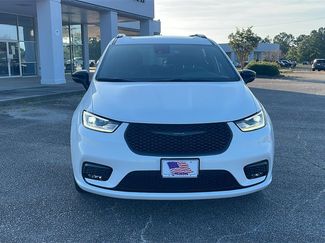 New 2025 Chrysler Pacifica Limited video 2