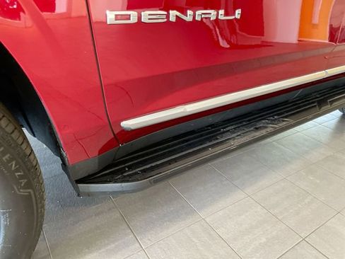 Used 2024 GMC Yukon Denali AWD/4WD image 9