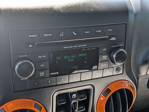 Used 2015 Jeep Wrangler Unlimited Sahara w/ Connectivity Group AWD/4WD image 17