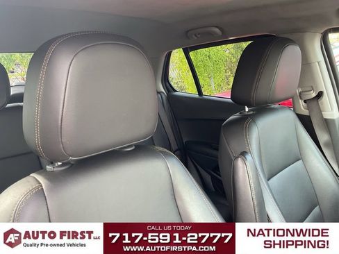 Used 2022 Chevrolet Trax LT w/ Premium Seat Package AWD/4WD image 17