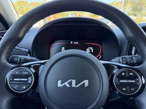 Used 2023 Kia Soul S image 27