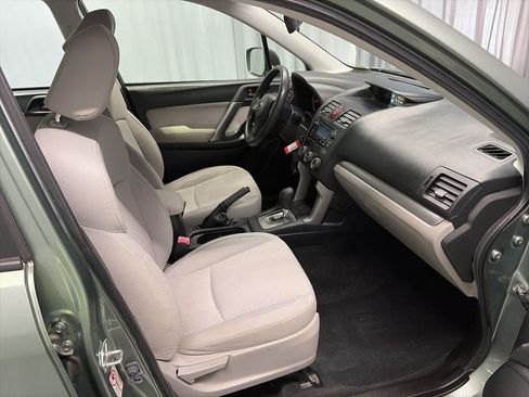 Used 2015 Subaru Forester 2.5i AWD/4WD image 18