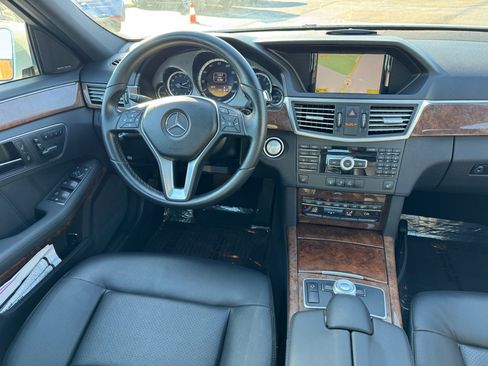 Used 2012 Mercedes-Benz E 350 4MATIC Sedan image 19