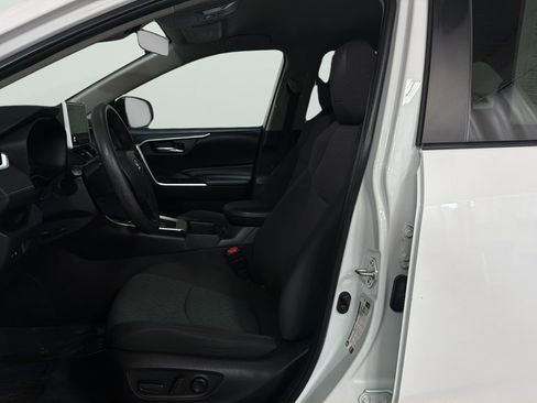 Used 2023 Toyota RAV4 XLE AWD/4WD image 23