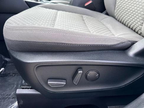 Used 2020 Ford Escape SE image 13