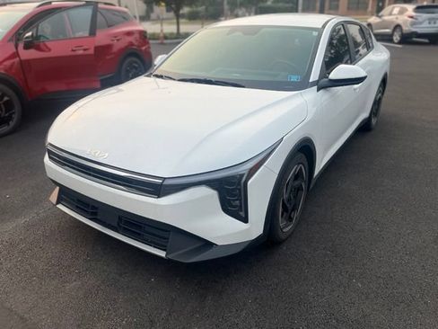 Certified 2025 Kia K4 GT-Line Turbo FWD image 2