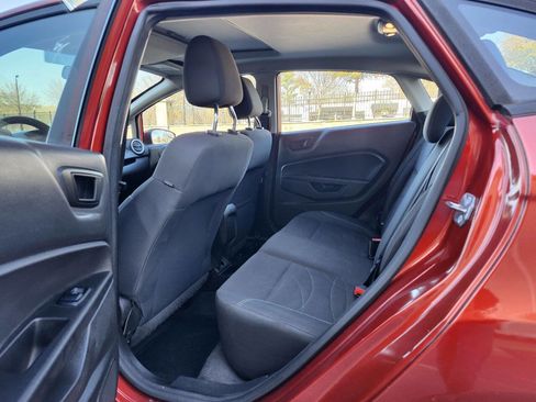 Used 2019 Ford Fiesta SE image 5