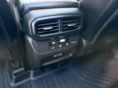 Used 2025 Honda Pilot Touring image 38
