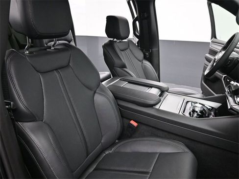 New 2026 Jeep Grand Wagoneer Limited image 28