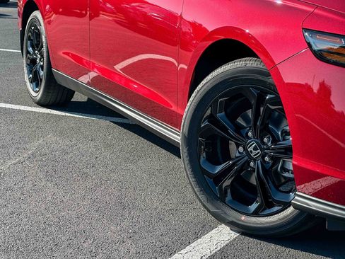 New 2025 Honda Accord SE image 3