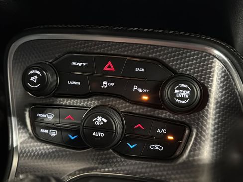 Used 2015 Dodge Challenger SRT Hellcat image 26