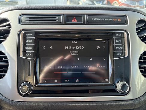 Used 2017 Volkswagen Tiguan S image 20