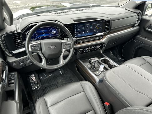 Used 2023 Chevrolet Silverado 1500 LT Trail Boss w/ LT Trail Boss Premium Package AWD/4WD image 10