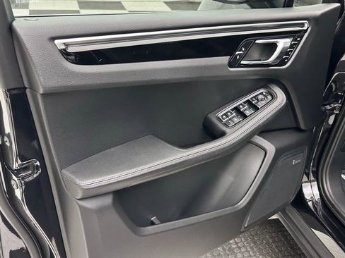 Used 2017 Porsche Macan S image 10