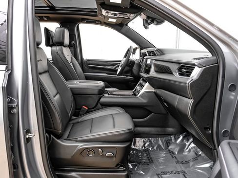 Used 2024 GMC Yukon XL Denali w/ Max Trailering Package image 31