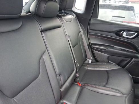 Used 2025 Jeep Compass Trailhawk AWD/4WD image 10