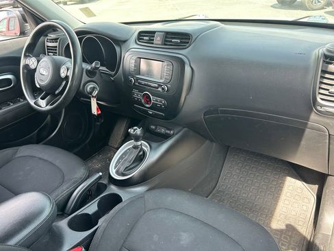 Used 2017 Kia Soul + FWD image 31