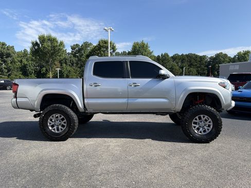 Used 2022 Toyota Tacoma SR5 w/ Technology Package RWD image 24
