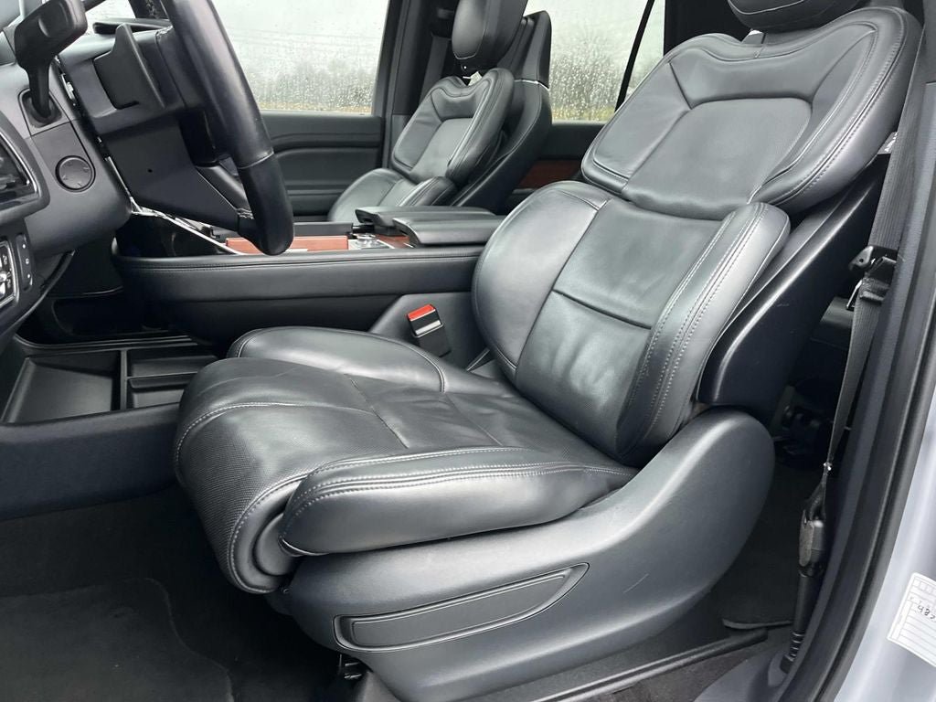 Used 2023 Lincoln Navigator Reserve AWD/4WD image 37