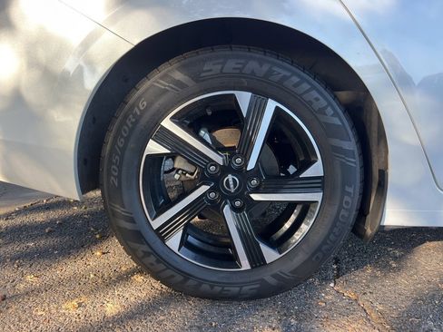 Used 2024 Nissan Sentra SV image 9