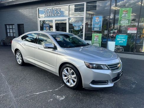Used 2017 Chevrolet Impala LT w/ Convenience Package FWD image 4