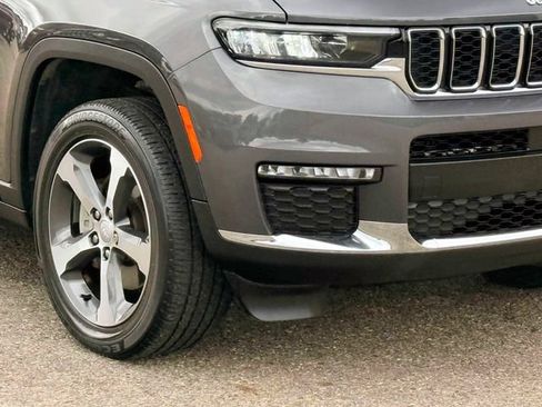 Used 2023 Jeep Grand Cherokee L Limited w/ Trailer Tow Group (B) AWD/4WD image 10