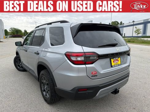 Used 2025 Honda Pilot TrailSport image 6