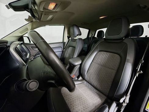 Used 2018 Chevrolet Colorado Z71 w/ Z71 Midnight Edition image 23