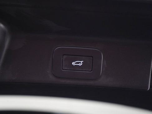 Used 2023 Jaguar F-PACE R-Dynamic S AWD/4WD image 17
